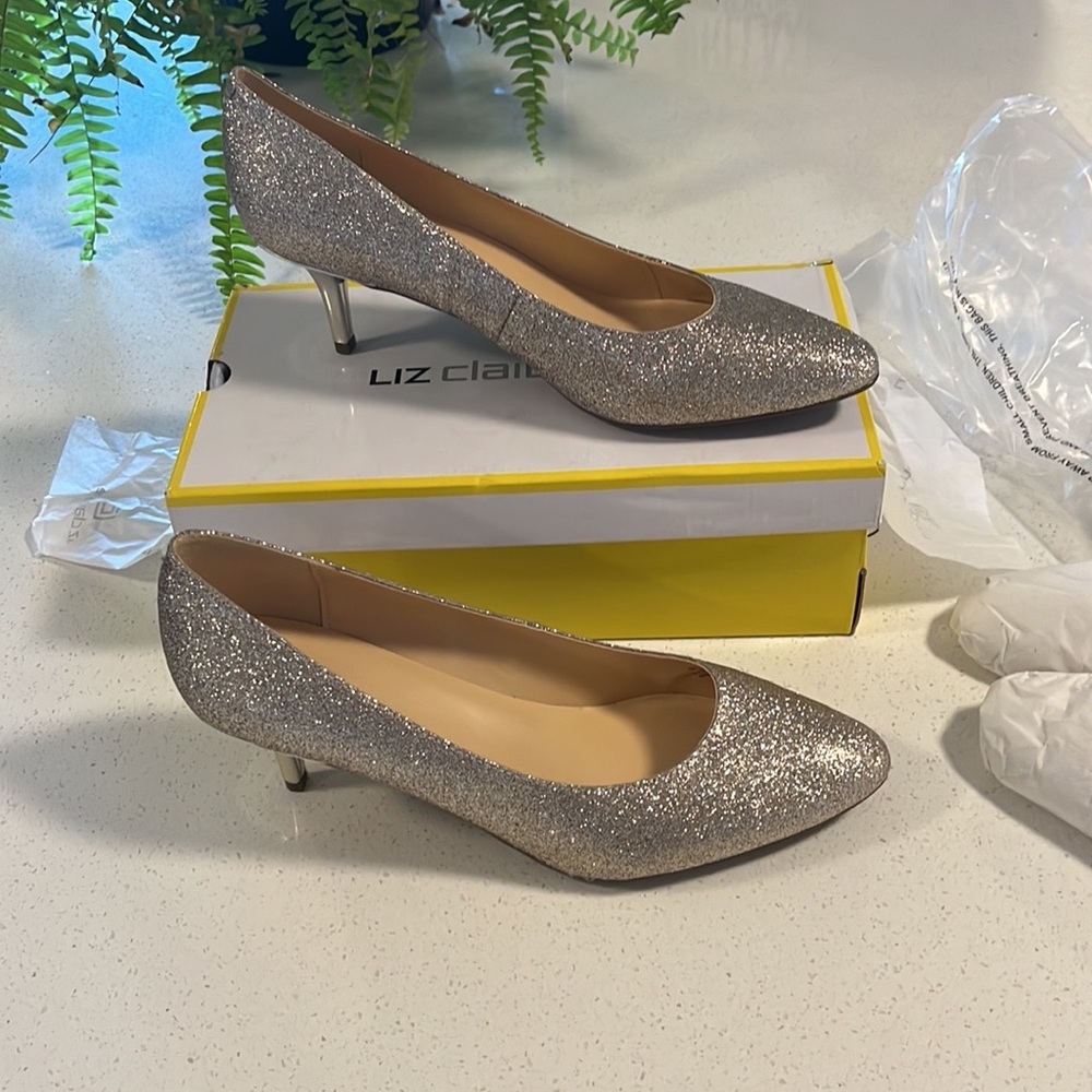 NWT - Inbox Liz Claiborne, soft glitter, high heel shoes, size 11